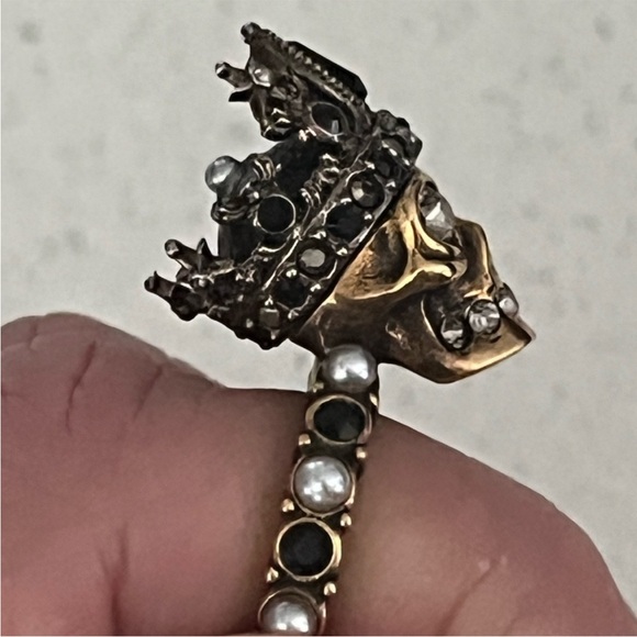 Alexander McQueen Queen Ring - Picture 9 of 15